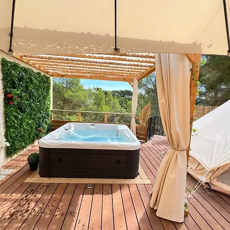 Luxury tent Tente Mfg Chez C&c, Exclusivement Reservee Aux Adultes *