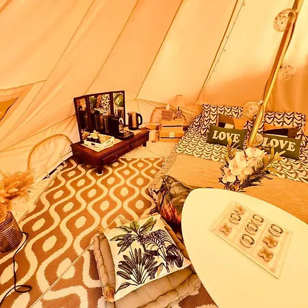 Luxury tent Tente Mfg Chez C&c, Exclusivement Reservee Aux Adultes